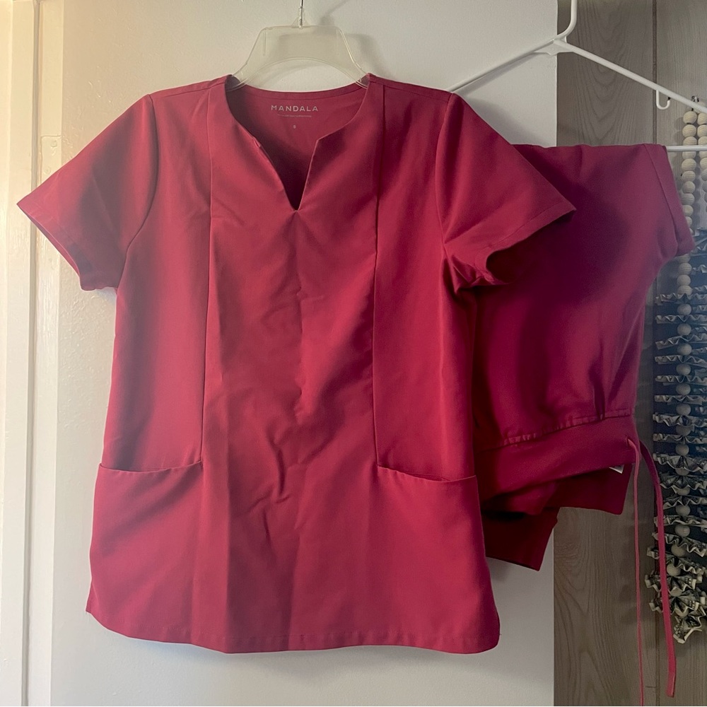 Mandala Scrub Set “Deep Rose”